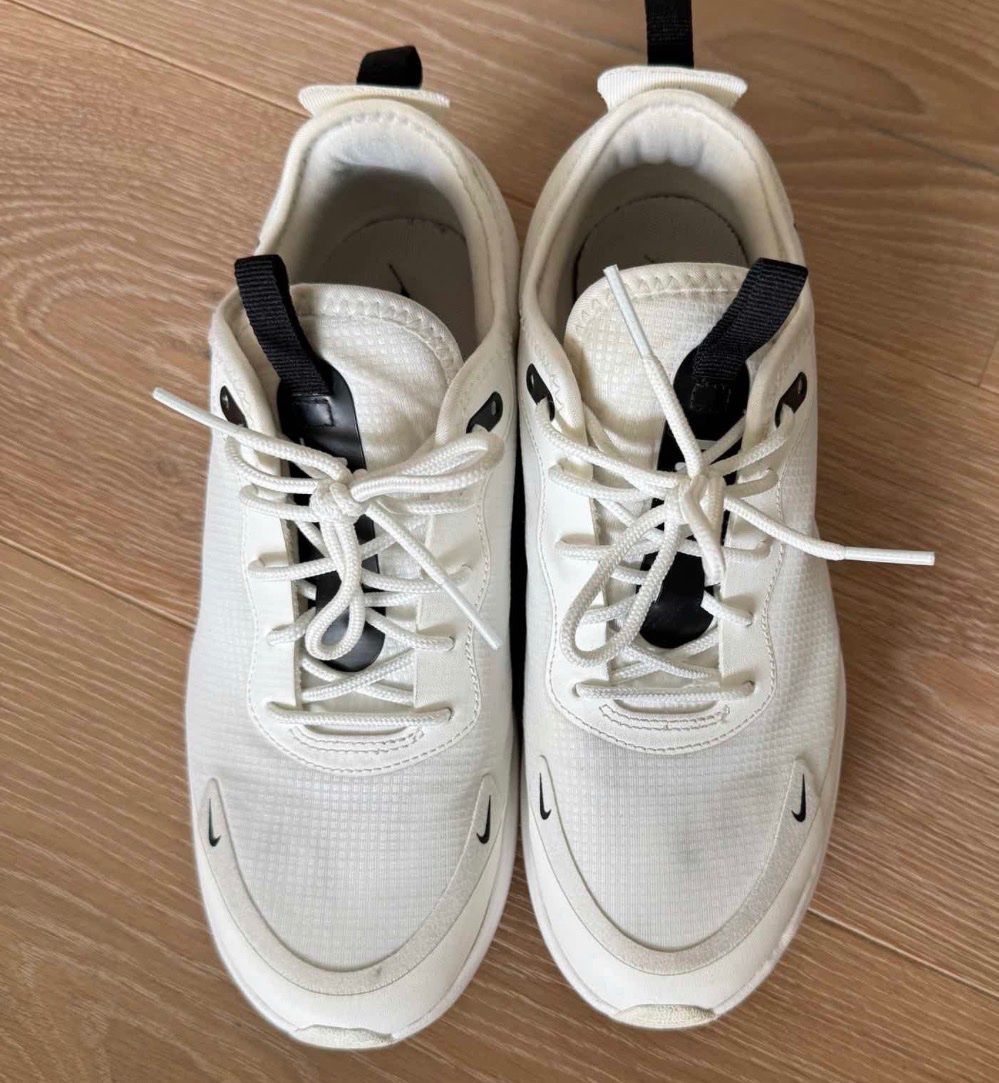 Nike Damenschuhe: Nike Air Max Dia white trainers – Gebraucht aus Oberwil-Lieli von kev_vm5v