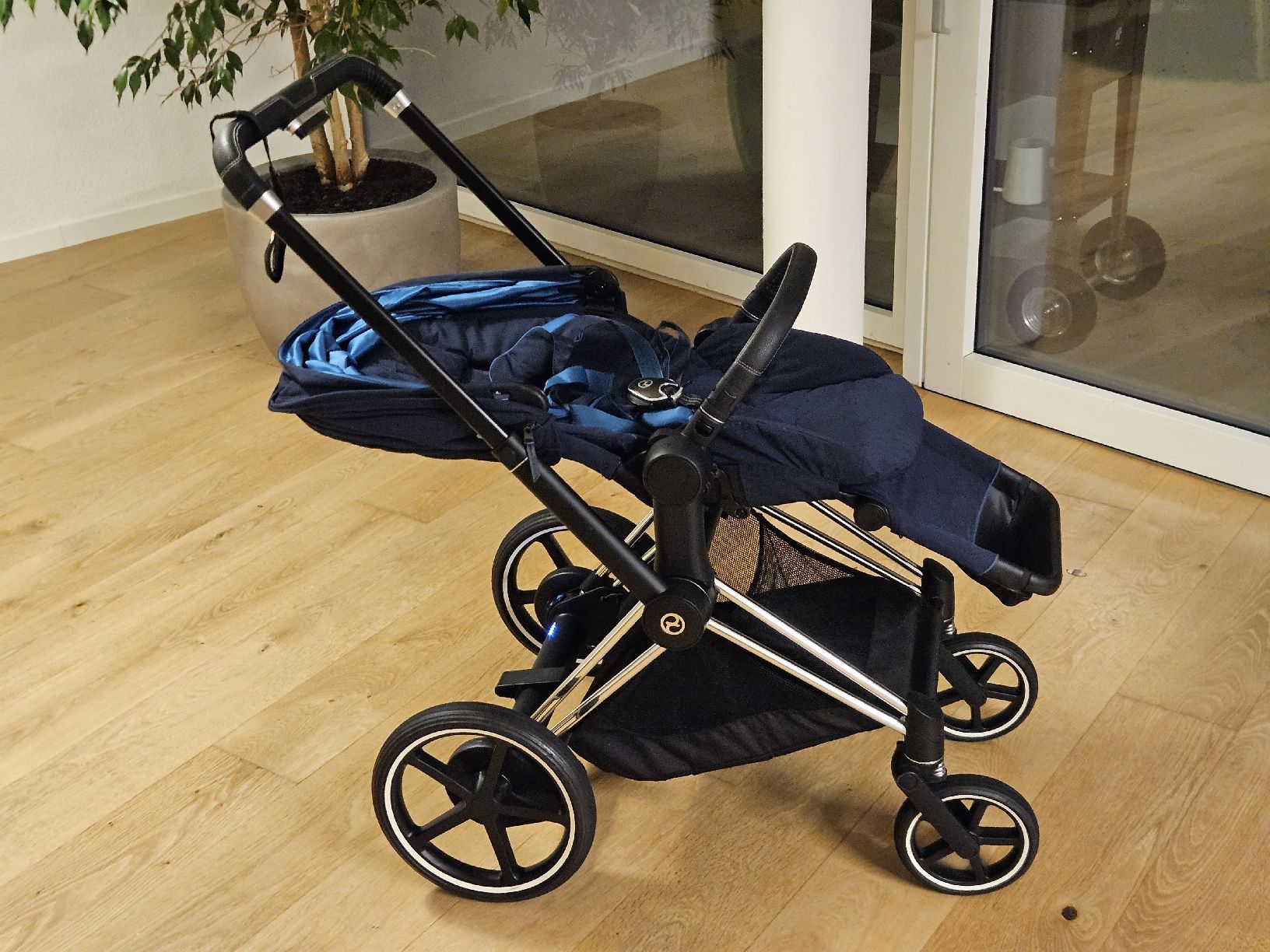 Cybex Poussette: Poussette Cybex e-Priam kit complet – D'occasion à Lausanne par fer_th8s 3