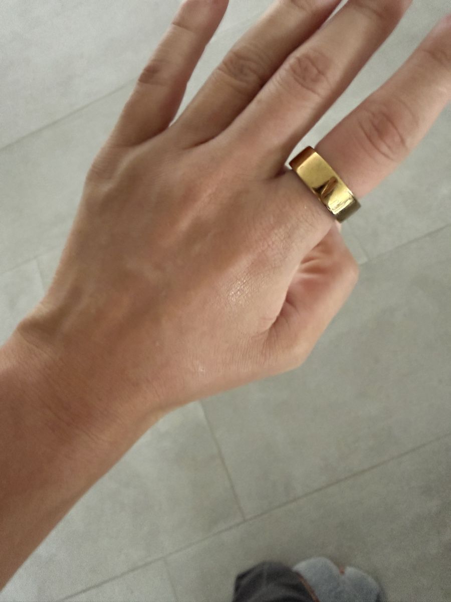 Oura Ringe: Oura Ring 4 Smart Ring Gold Grösse 8 – Defekt aus Niederwil AG von Elisa_Mrs 2