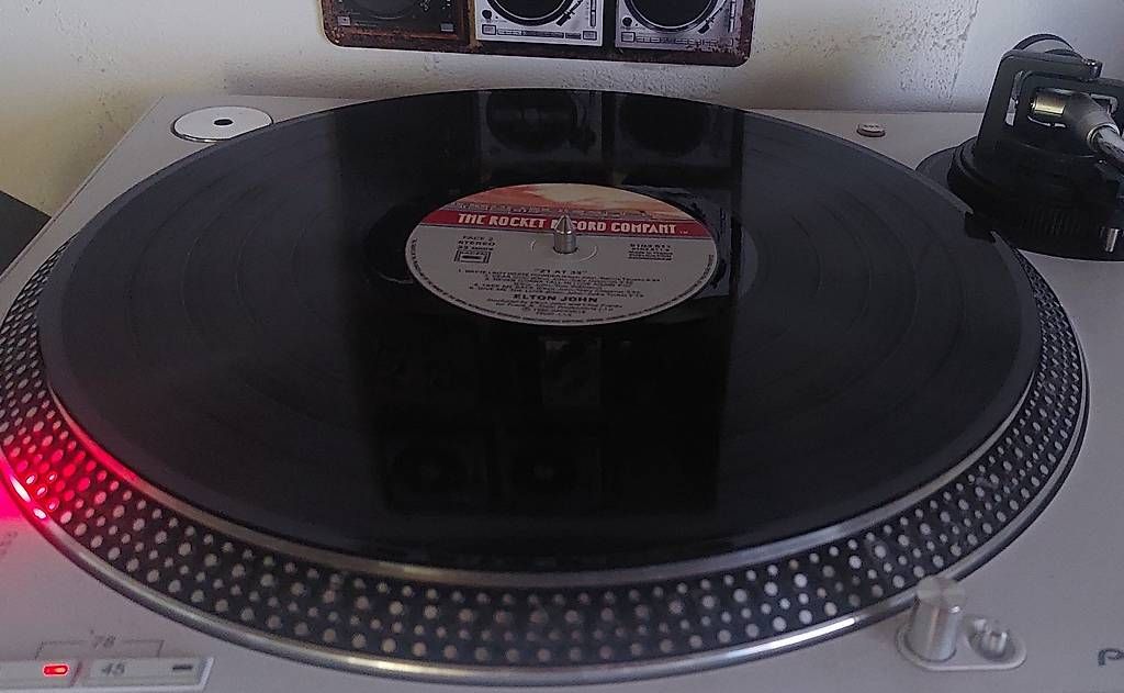 Dischi in vinile: ELTON JOHN :21AT 33 (1980)LP – Usato da NENDELN venduto da Vinylandmote 3