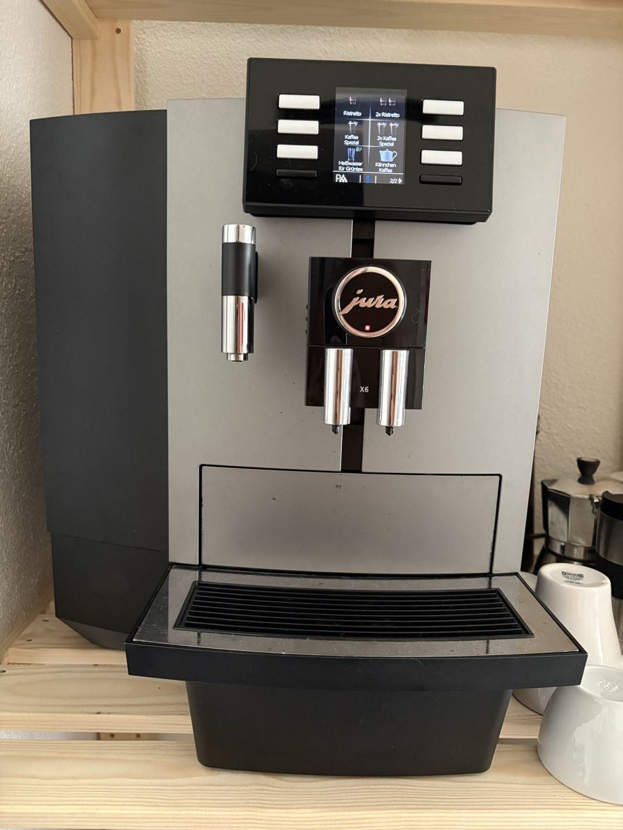 Jura Kaffeemaschinen & Espressomaschinen: Jura X6 Kaffeemaschine – Gebraucht aus Luzern von fjl_l6xd