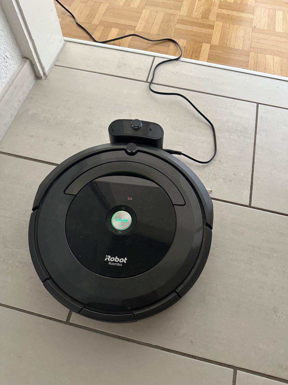 Irobot Staubsauger & Zubehör: Saugroboter iRobot Roomba schwarz – Gebraucht aus Thalwil von Wilhelm85 1