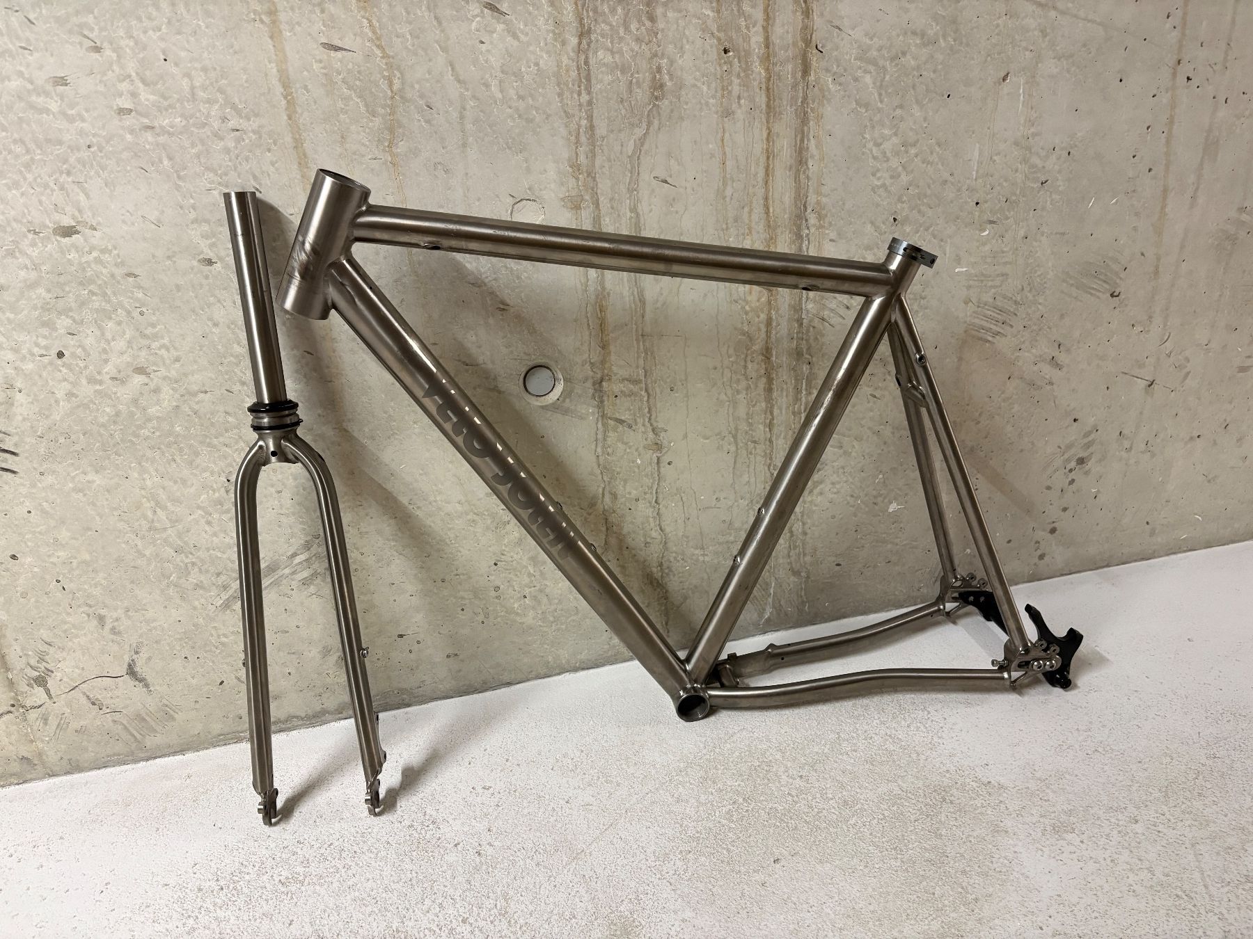 Ersatzteile: custom bikepacking gravel titanium bicycle frame + fork – Gebraucht aus Neuchâtel von shukshuk