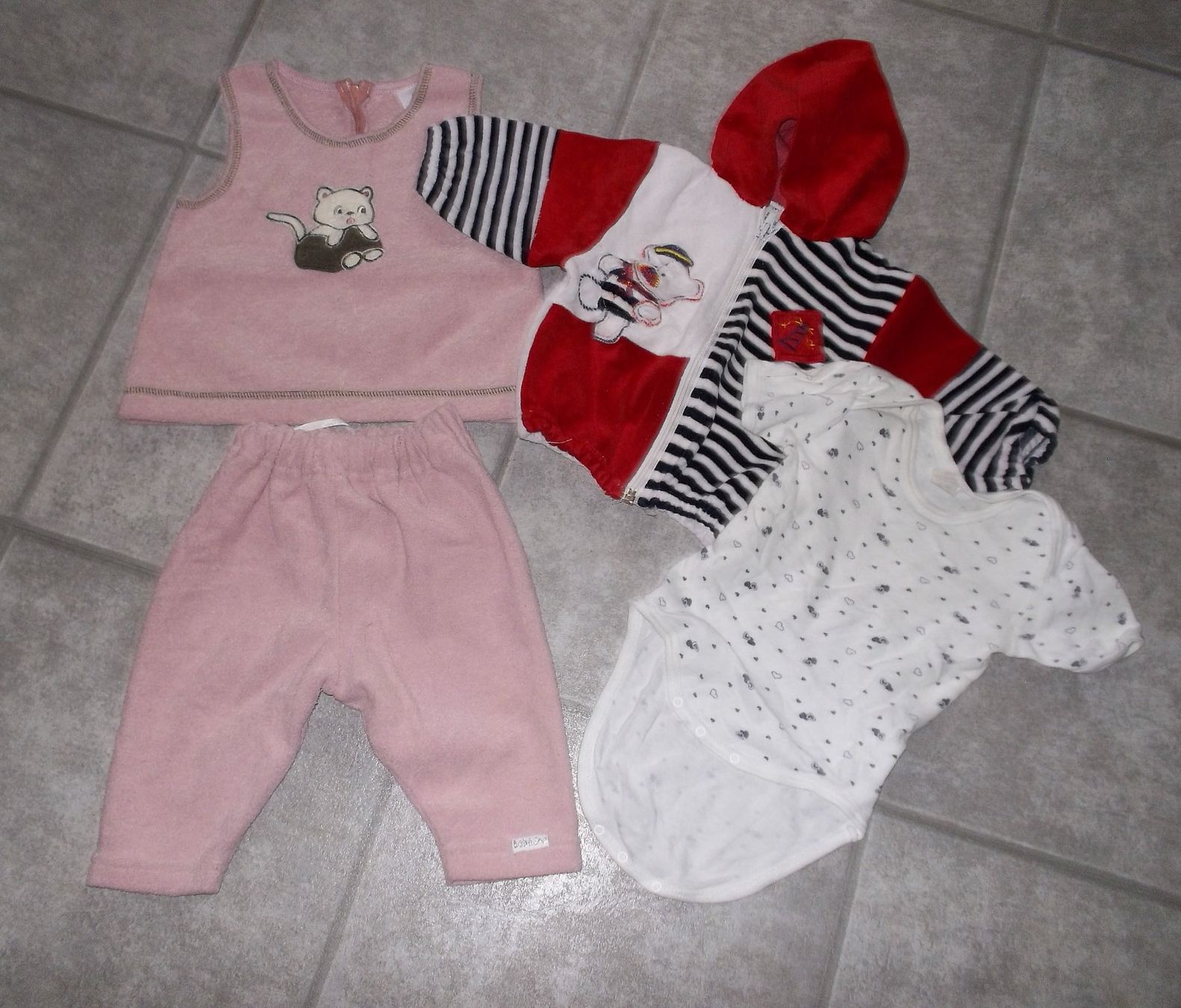 Lotti & Set di vestiti: 17 teiliges Mädchen Kleiderpaket Grösse 62/68 – Usato da Kaltbrunn venduto da Cindy99