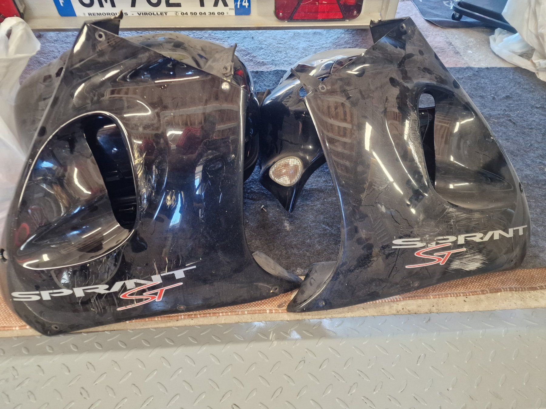 Triumph Tutti i ricambio per moto: TRIUMPH SPRINT ST 955 INJECTION – Usato da Onex venduto da cri_y9sd 9