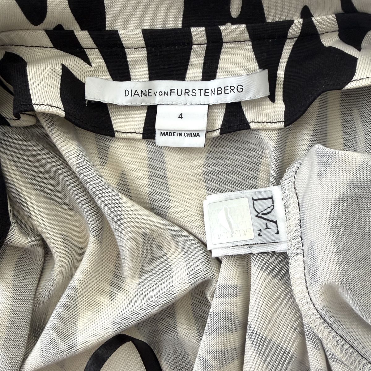 Diane von Furstenberg Vestiti: DIANE VON FURSTENBERG Silk Dress – Nuovo (secondo la descrizione) da Emmen venduto da Nightingale_2022 6