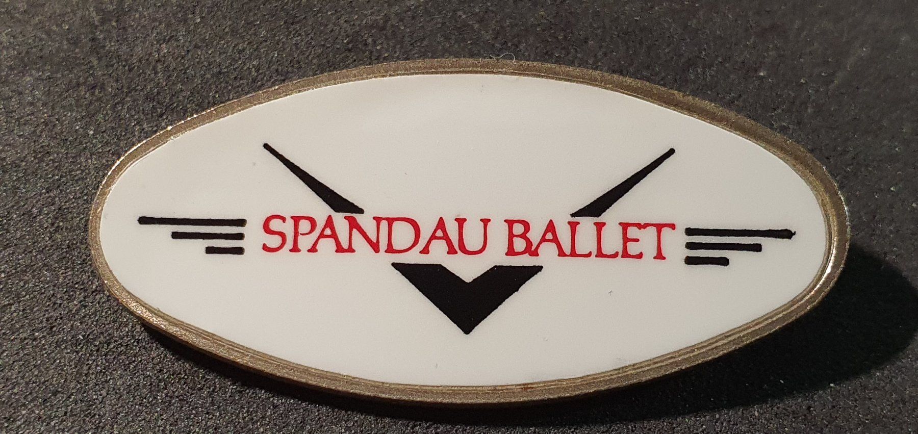 Broschen & Nadeln: W804 - Brosche Musik SPANDAU BALLET – Gebraucht aus Reinach BL von Boston-Verkauf