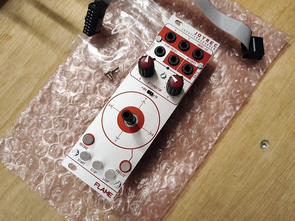 Strumenti musicali: Flame Jostick Rekorder (Eurorack) – Usato da Knonau venduto da Deralexan
