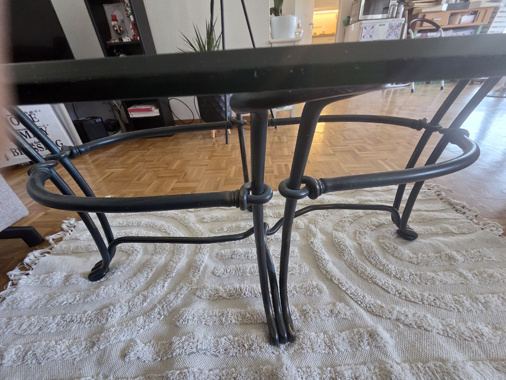 Tavoli: Glass Coffee Table with Wrought Iron Base - Elegant! – Usato da Zollikofen venduto da Tamyru77 2