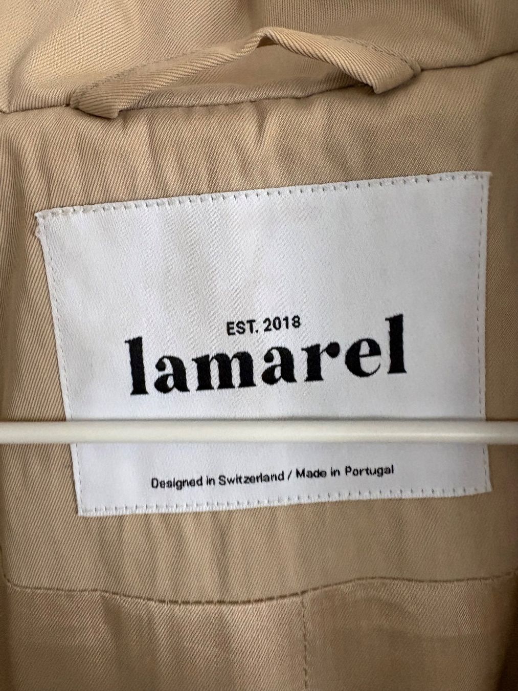 Lamarel Manteaux: Lamarel Trenchcoat Beige - One Size – D'occasion à Oberbuchsiten par no5_t19p9 2