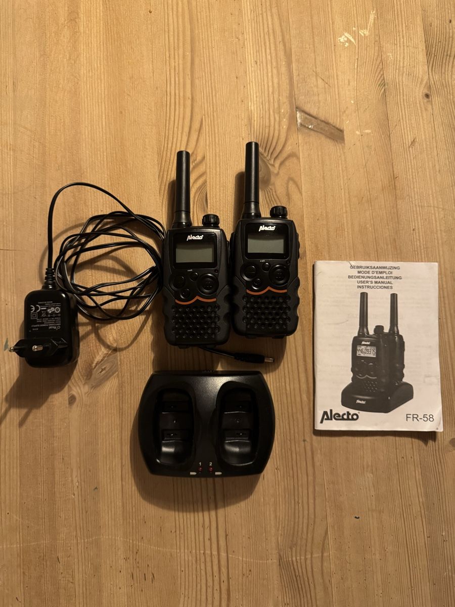 Technique de radiocom: Funkgeräte Set Alecto FR-58 mit Ladestation – D'occasion à Solothurn par NiNiTa_22