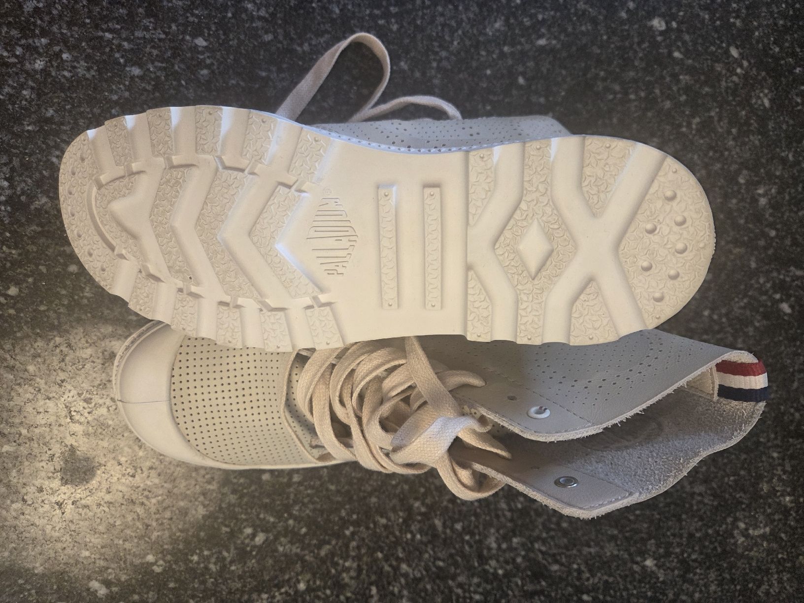 Palladium Scarpe da uomo: Palladium Leder Gr.37 Neu – Nuovo (secondo la descrizione) da Sursee venduto da Ventiduese