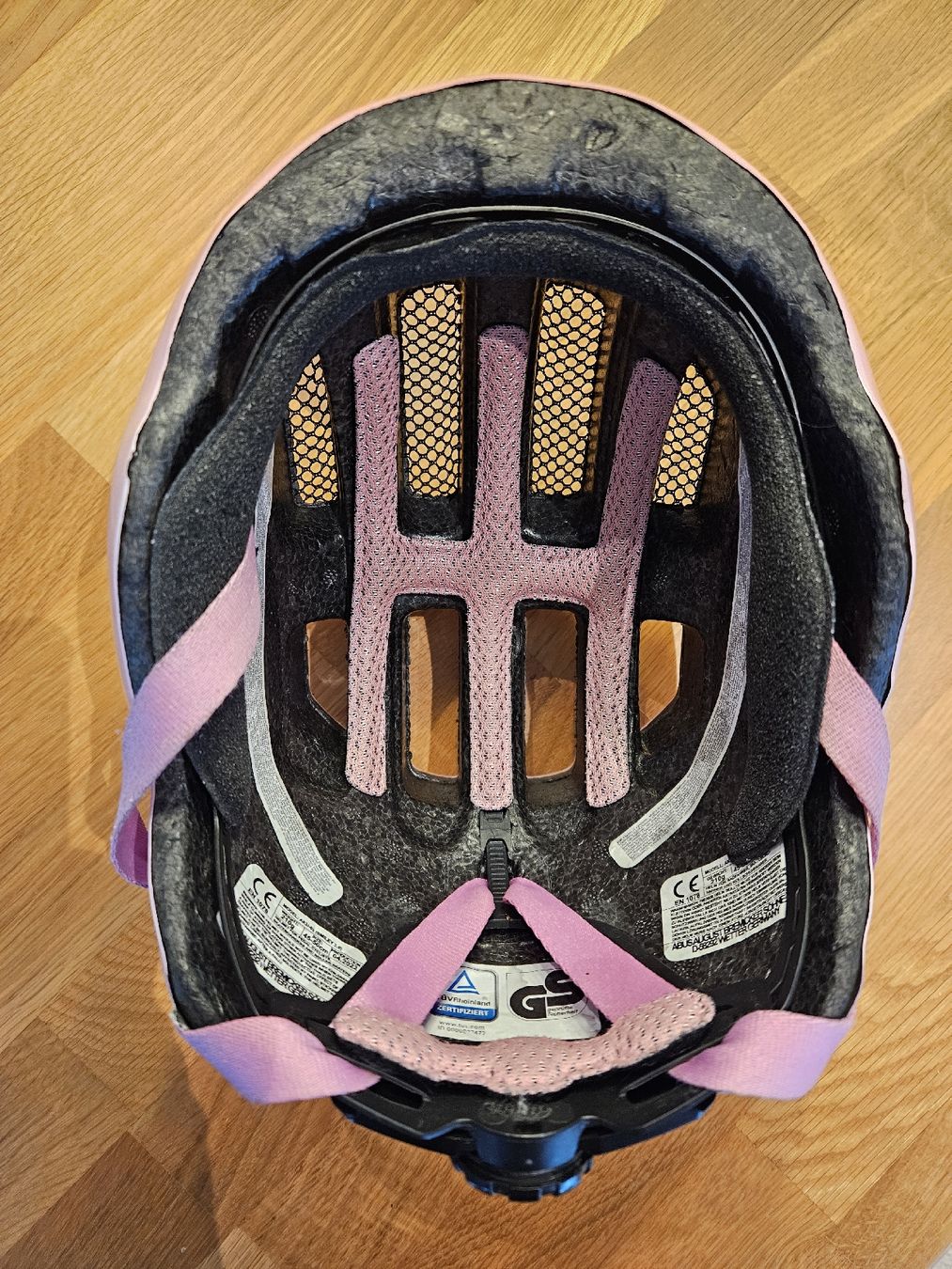 Abus Caschi: ABUS Kinderhelm (Mädchen), Grösse 45-50 cm – Usato da Muri AG venduto da Sunhill82 6