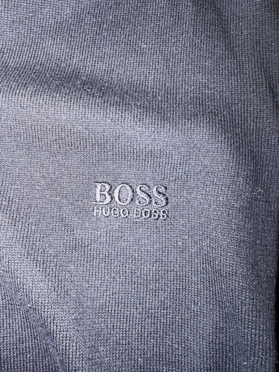 Maglioni & Felpe: Hugo Boss Pullover, Grösse M, Dunkelblau, Top Zustand! – Nuovo (secondo la descrizione) da Wetzikon ZH venduto da Bokidogas 2