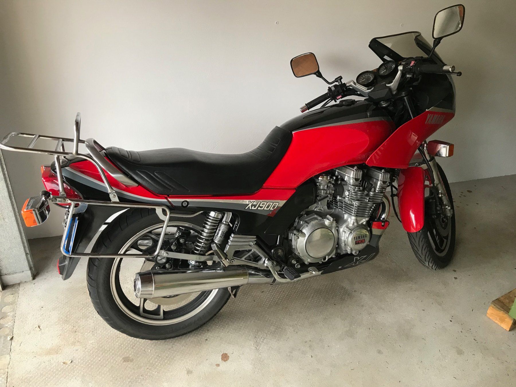 Yamaha Strada: Yamaha XJ 900 31A – Usato da Gland venduto da Armando.Jorge01 2