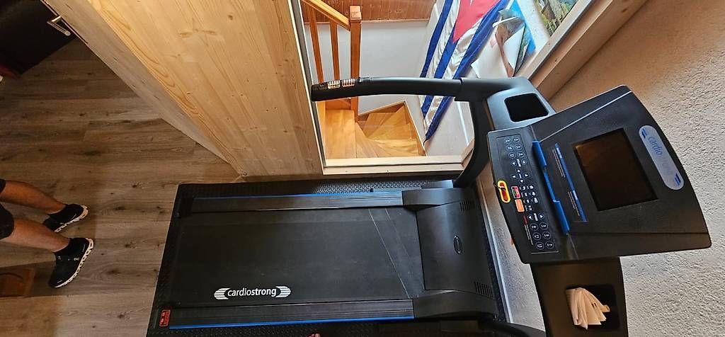 Hometrainer: Profi Laufband Cardio Fit – Usato da Uster venduto da Eno64 1