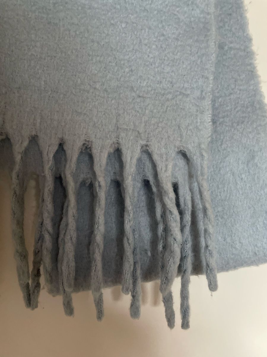 Foulards, Tücher & Schals: Warmer, hellblauer Winter Schal mit Fransen – Gebraucht aus Malix von fred_59 1