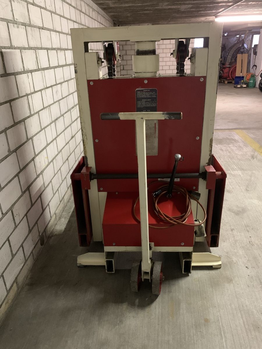 Hebebühne & Wagenheber: Hubwagen UNIC  – Gebraucht aus Flims Waldhaus von Sergio333 3