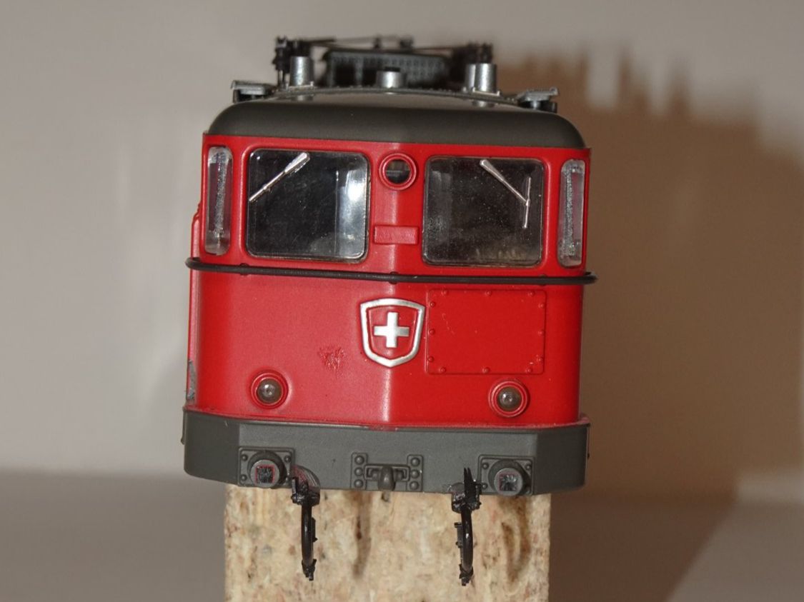 Roco Trains électriques: ROCO SBB Gehäuse Ae 6/6   H0 – Défectueux à Hinwil par Berling0 3