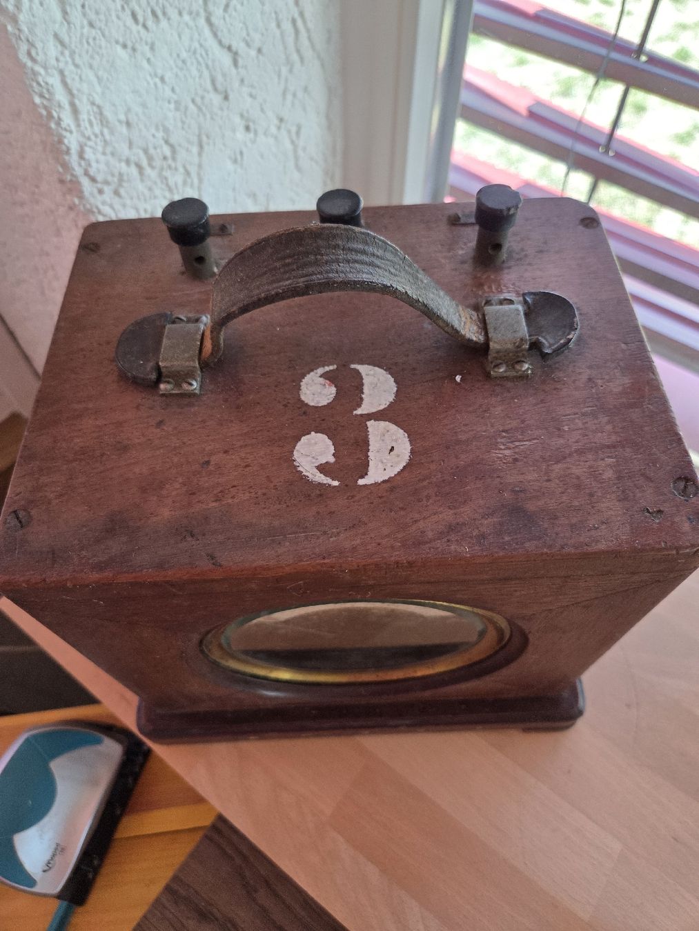 Mesurer: Antikes Voltmeter – D'occasion à Rickenbach Sulz par Kodachrom 2