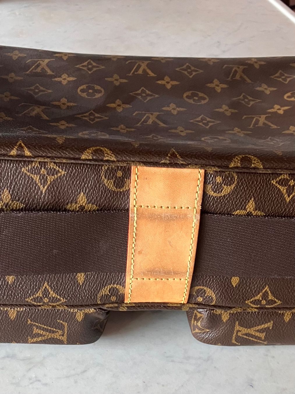 Louis Vuitton Sacs: Louis Vuitton (Umhängetasche ) – D'occasion à Wolfhausen par samcun 4