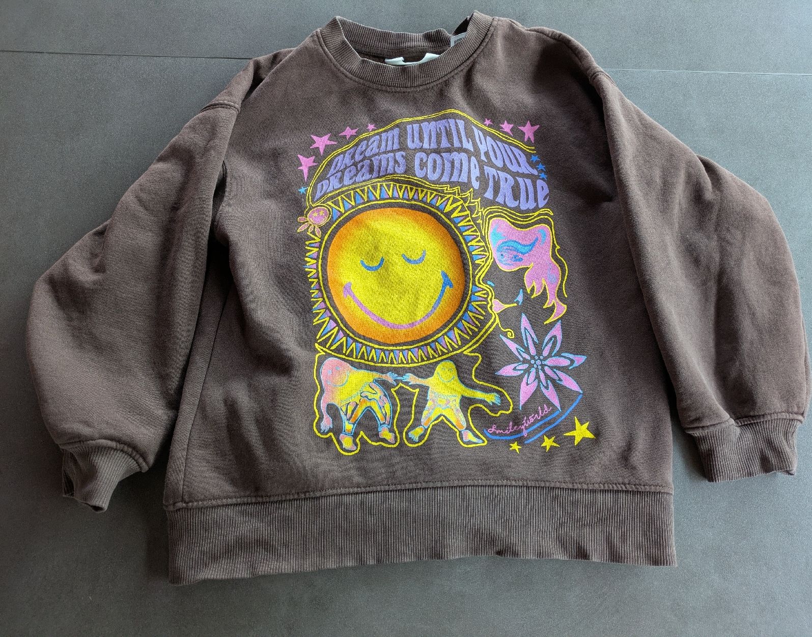H&M Pullover & Sweatshirts: Pullover von H&M Smiley World, Grösse 134 / 140 – Gebraucht aus Kölliken von mic_9n9d