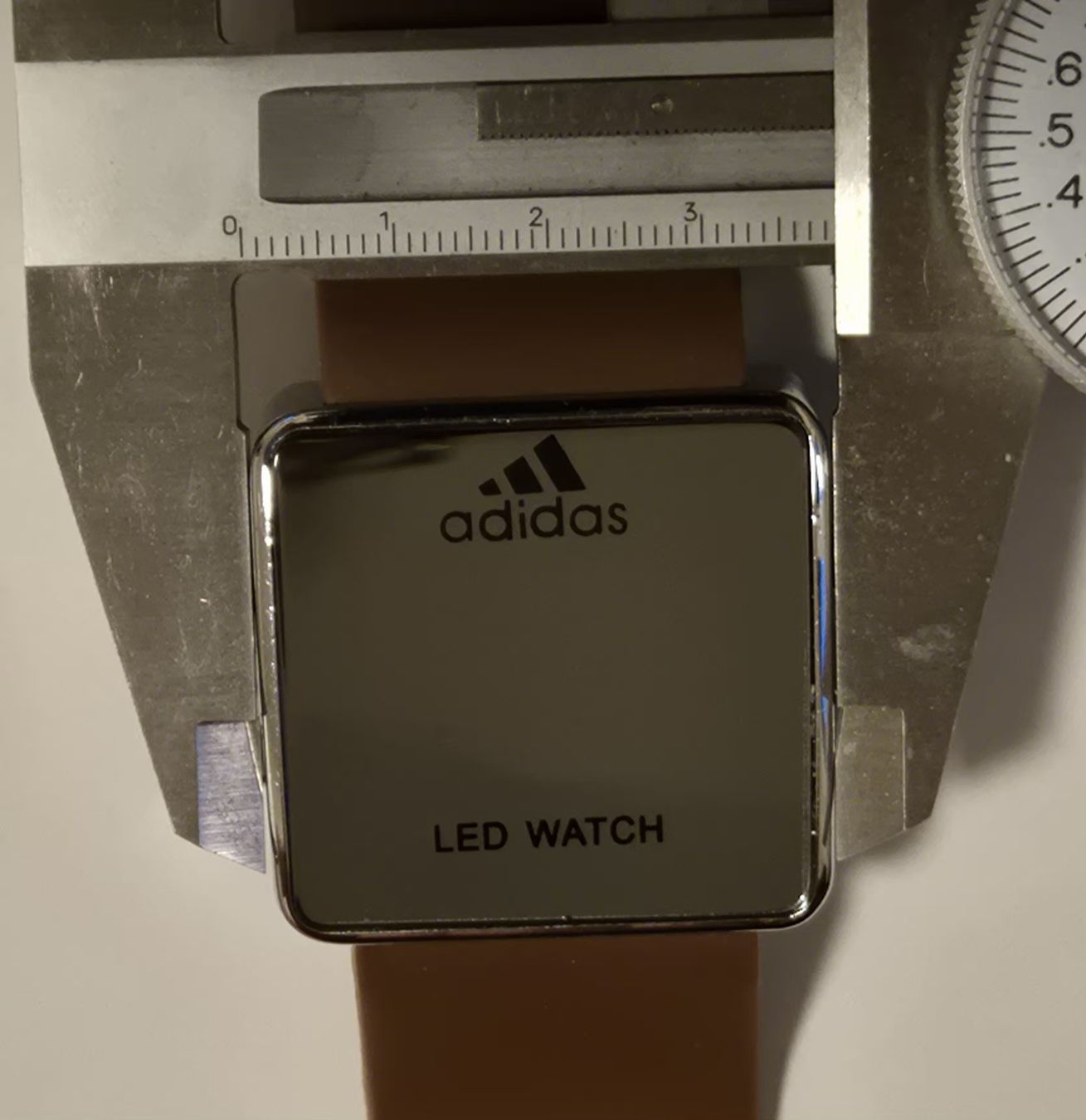 Adidas Orologi: Adidas Montre LED  – Usato da Genève venduto da BKYB 4