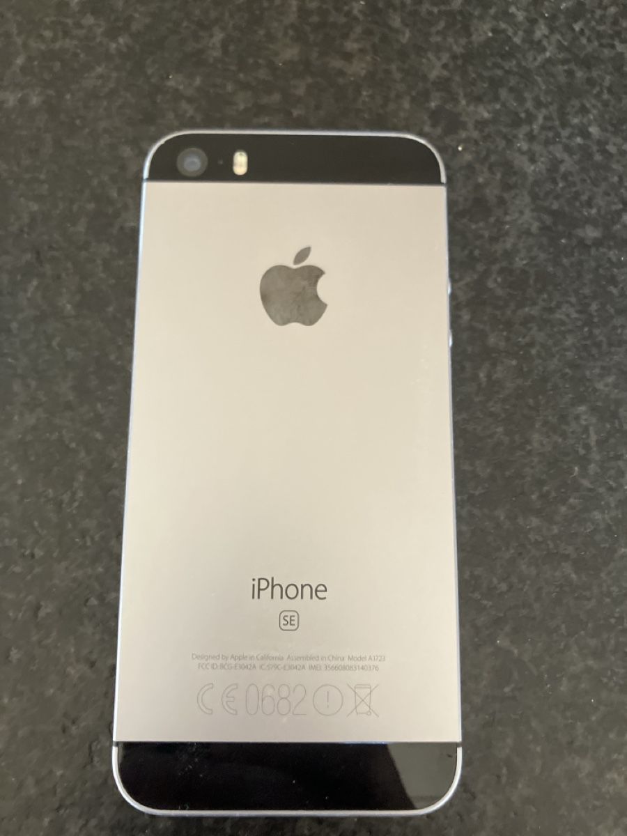 Apple Portables: iPhone SE 2016 – D'occasion à Heimiswil par retowidmer 2