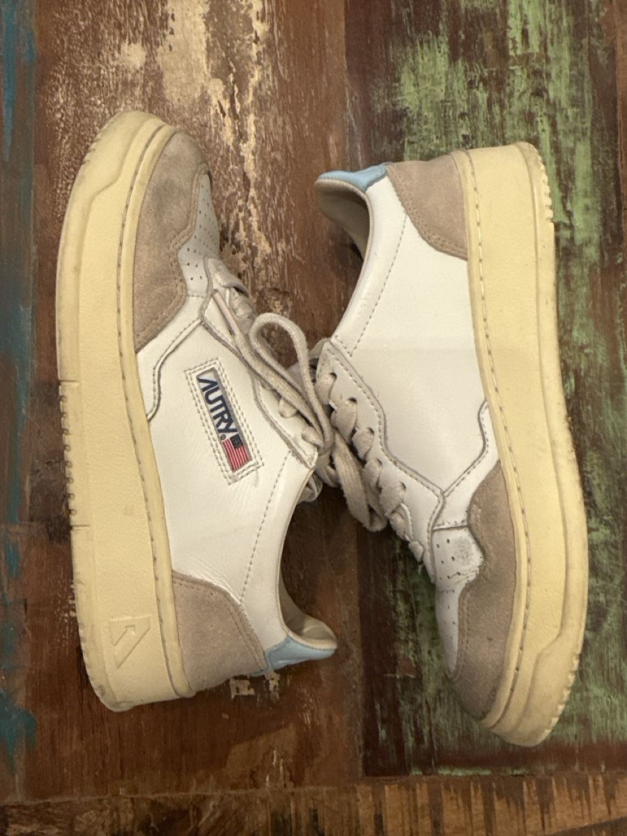 Autry Scarpe da donna: Gut erhaltene Autry Medalist Sneaker Gr. 37 – Usato da Bern venduto da Querida10