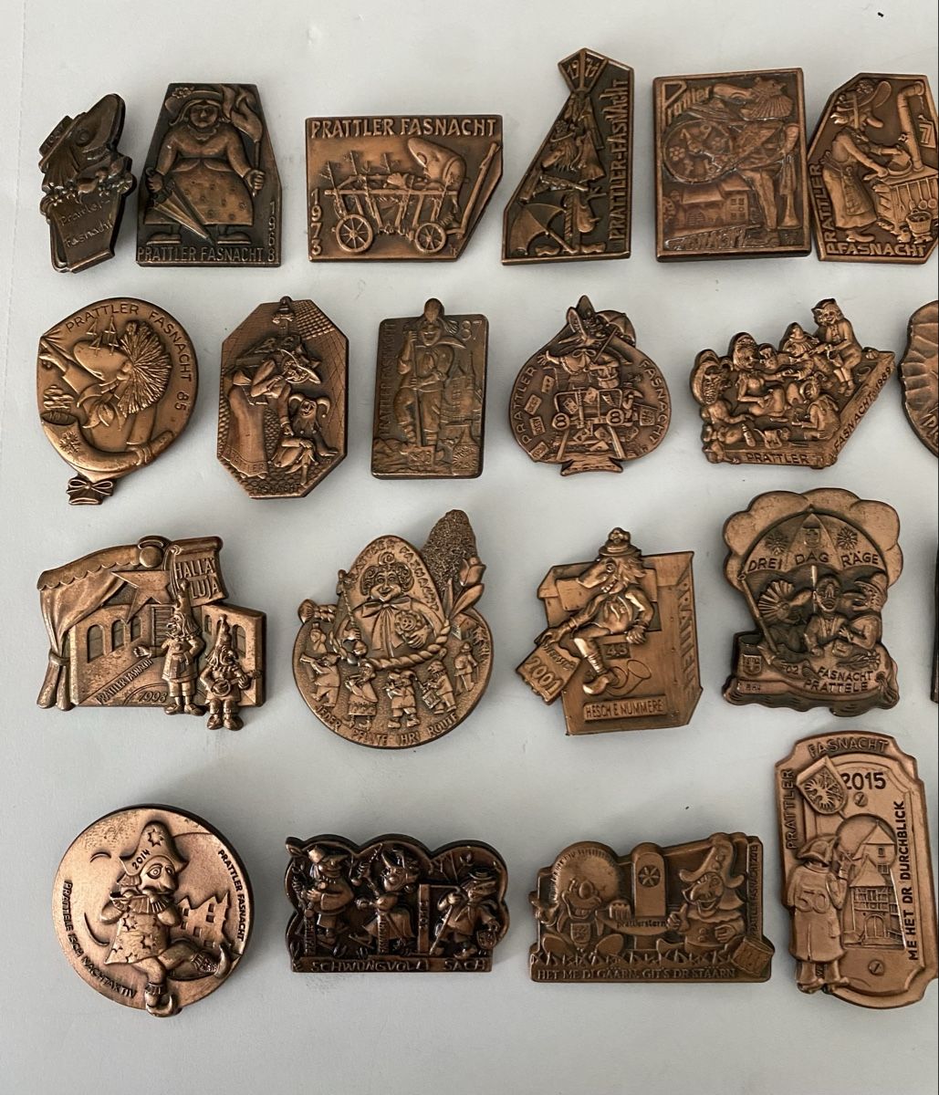 Placchette & Badge: Fasnachtsplaketten Pratteln Sammlung Kupfer – Nuovo (secondo la descrizione) da Allschwil venduto da Deal_Tiger99 1