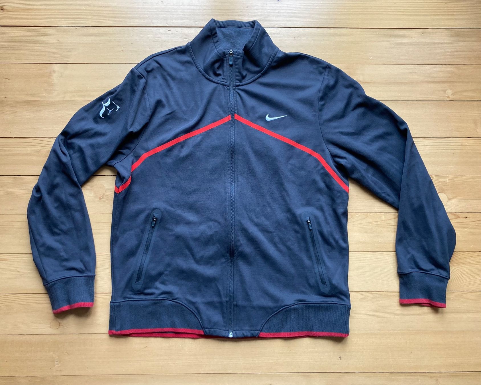 Nike Giacche: Nike Trainerjacke Roger Federer RF Grösse M – Usato da Freienstein venduto da Golfbueb