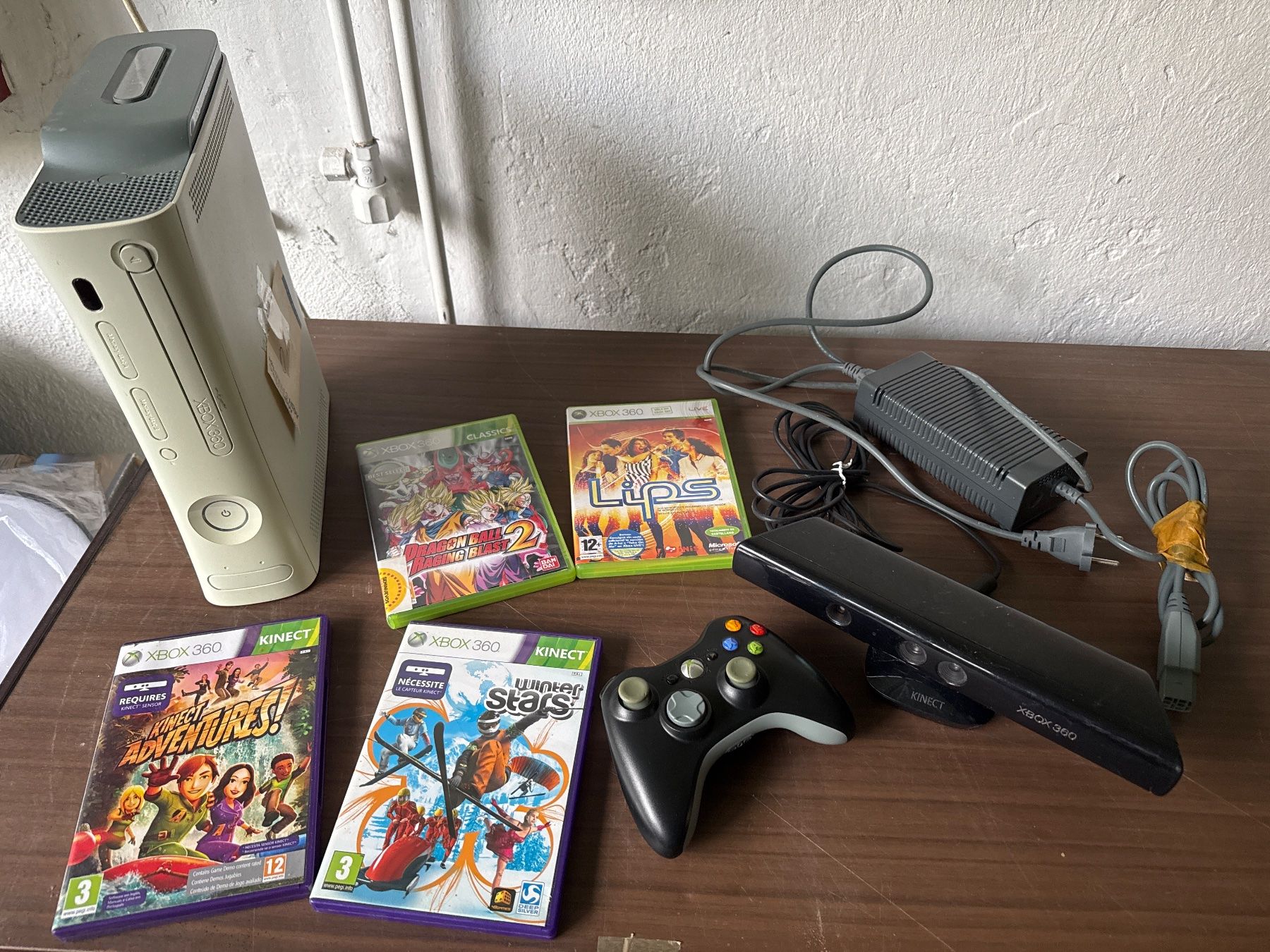 Microsoft Console: Xbox 360 Konsole mit Kinect, Controller & 4 Spiele! – Usato da Arisdorf venduto da comestibles