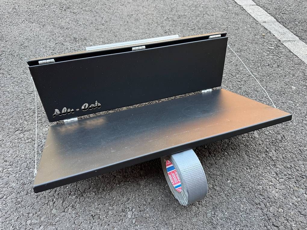 Tische: Tablette Alu Cab - Table latérale 4x4 – Gebraucht aus La Sarraz von Syl_Tyr732
