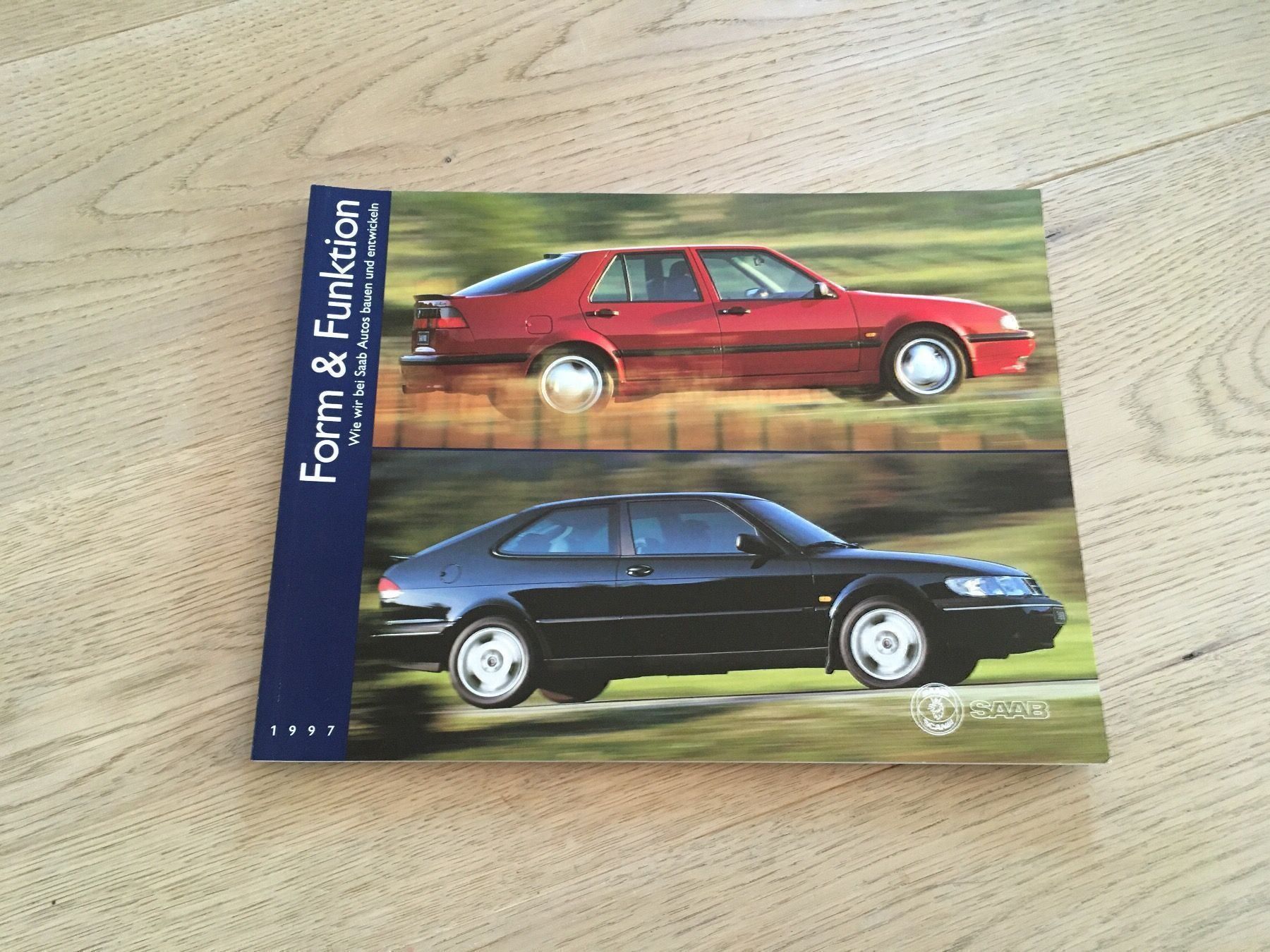 Libri: SAAB Buch 1997 Form & Funktion – Nuovo e nell'imballaggio originale da Bauma venduto da haelge01