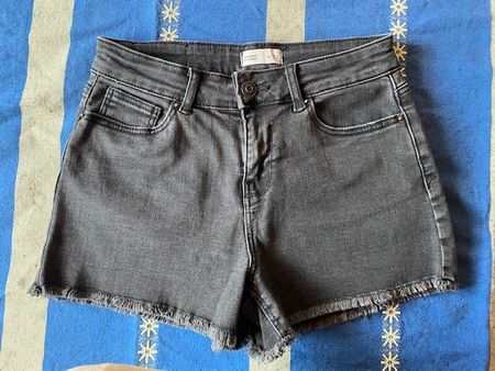 Shorts Damen grau Grösse 34 guter Zustand