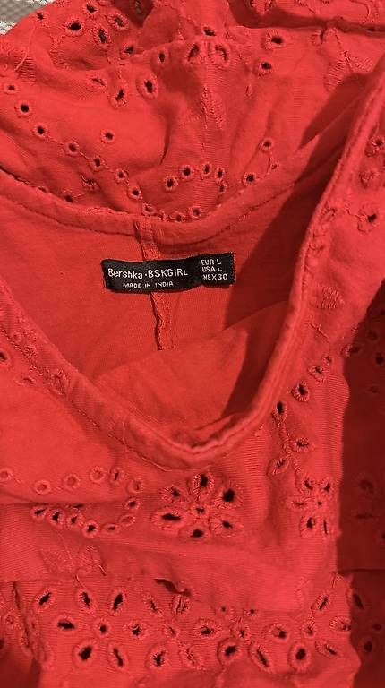 Jumpsuits: Combishort rouge Bershka – Gebraucht aus Biel/Bienne von Cli 3