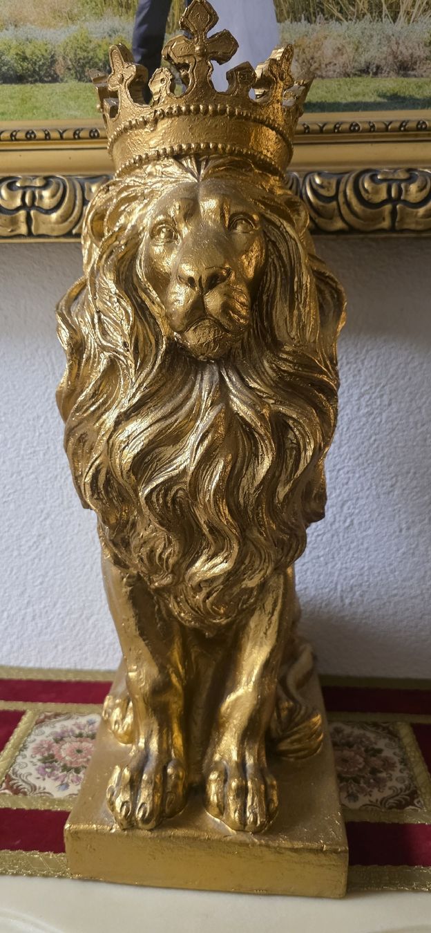 Tutte le decorazioni: Goldener Deko Löwe mit Krone – Usato da Kaufdorf venduto da Nati-Nati