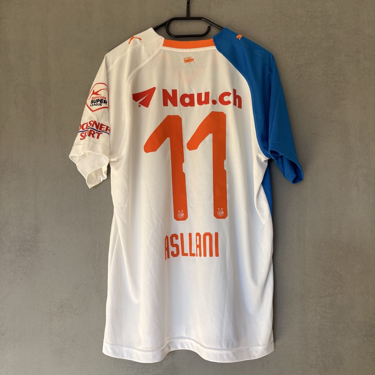 Puma Leibchen & Hosen: Matchworn Grasshoppers Trikot Puma Asllani – Gebraucht aus Winterthur von LaBodega 4