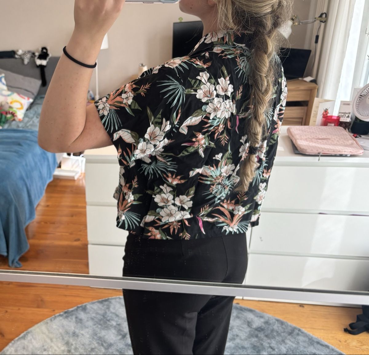 Camicette: Damen Bluse Blumenmuster kurzarm Grösse S gebraucht – Usato da Rütihof venduto da sul_s5r2 2