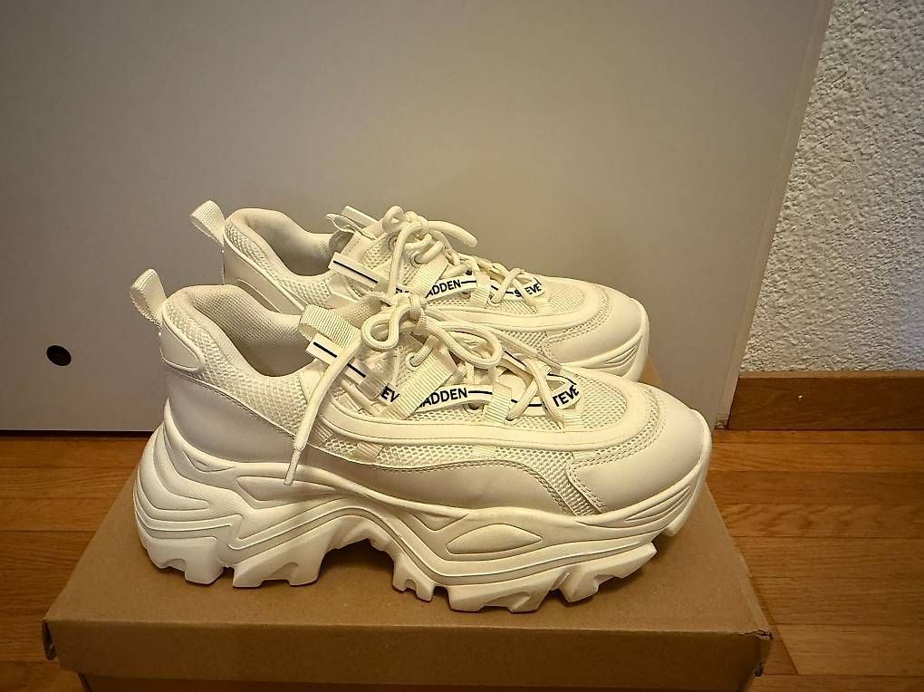 Chaussures femmes: Steve Madden Schuhe Grösse 41 – D'occasion à Meggen par schurli007