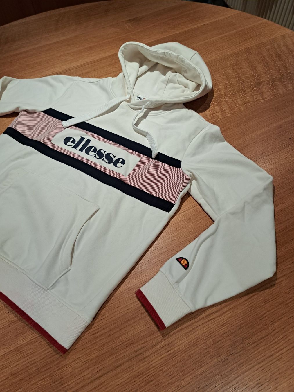 Ellesse Pulls & Sweat-shirts: Ellesse Pullover Grösse S, wie Neu – D'occasion à Matten(St.Stephan) par brocanteur86 2