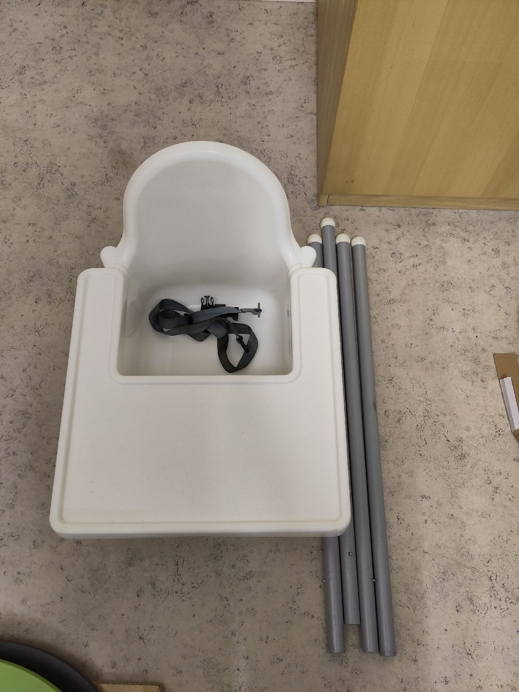 Ikea Seggioloni: Ikea Hochstuhl – Usato da Dättlikon venduto da nad_6j6c 4