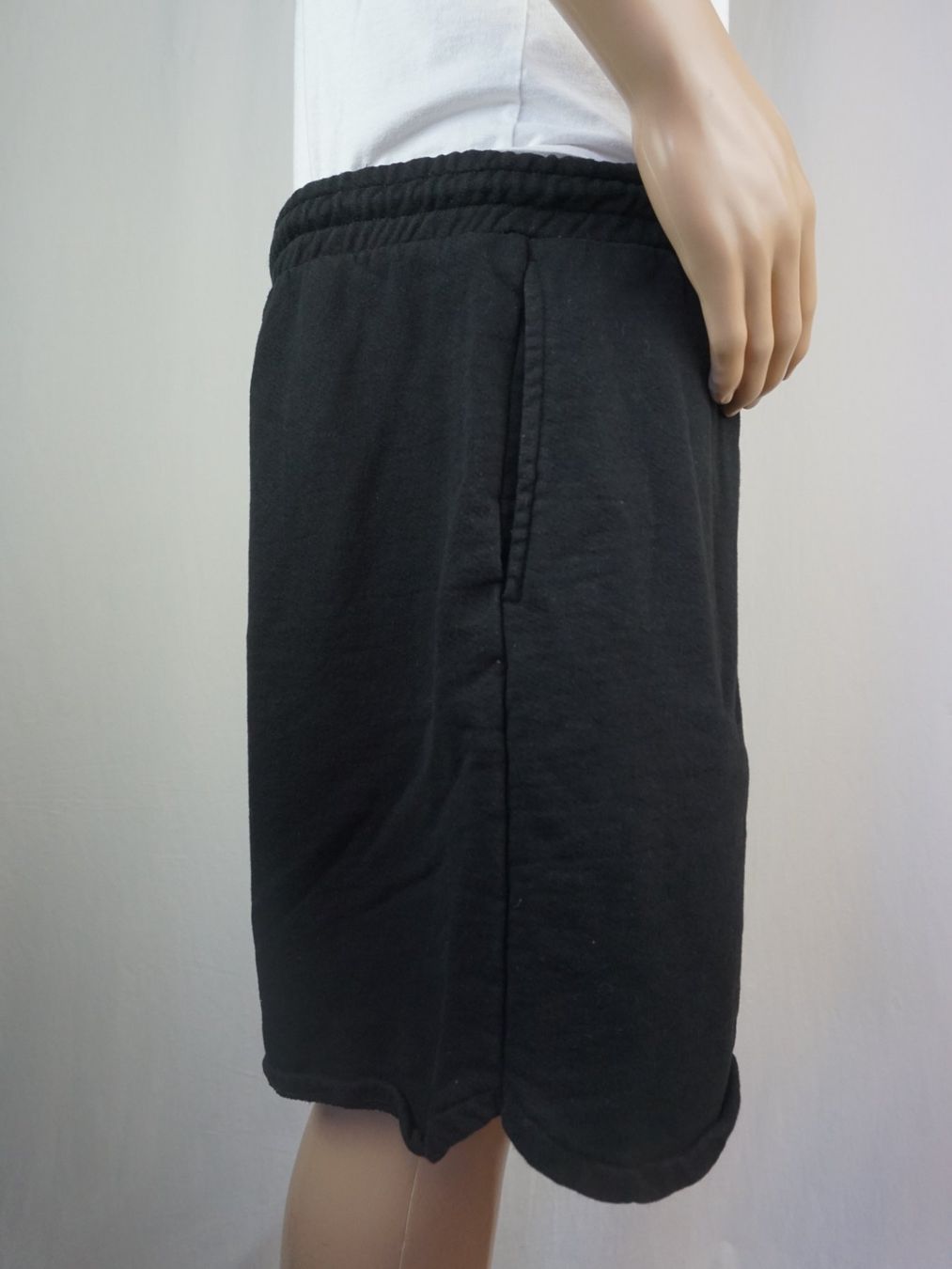 C&A Pantaloni: C&A Sweatshorts Schwarz Gr. XL – Usato da Pratteln venduto da Restwert_Pratteln 3