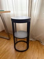 2 tables de nuit pour CHF 60.- 