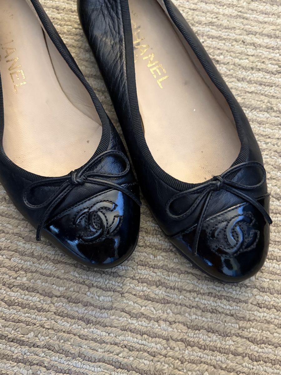 Chanel Scarpe da donna: Chanel Black Ballerina Flats – Usato da St.Josefen venduto da lop_lh8d 3