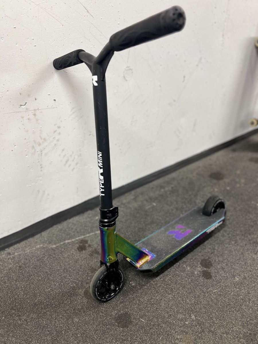 Kickboard: Root Type R Mini Stunt Scooter Rainbow in gutem Zustand – Usato da Teufen AR venduto da Fabe 1