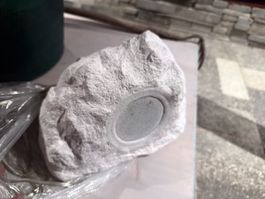 Aussenlautsprecher Stein Design akzeptabler Zustand