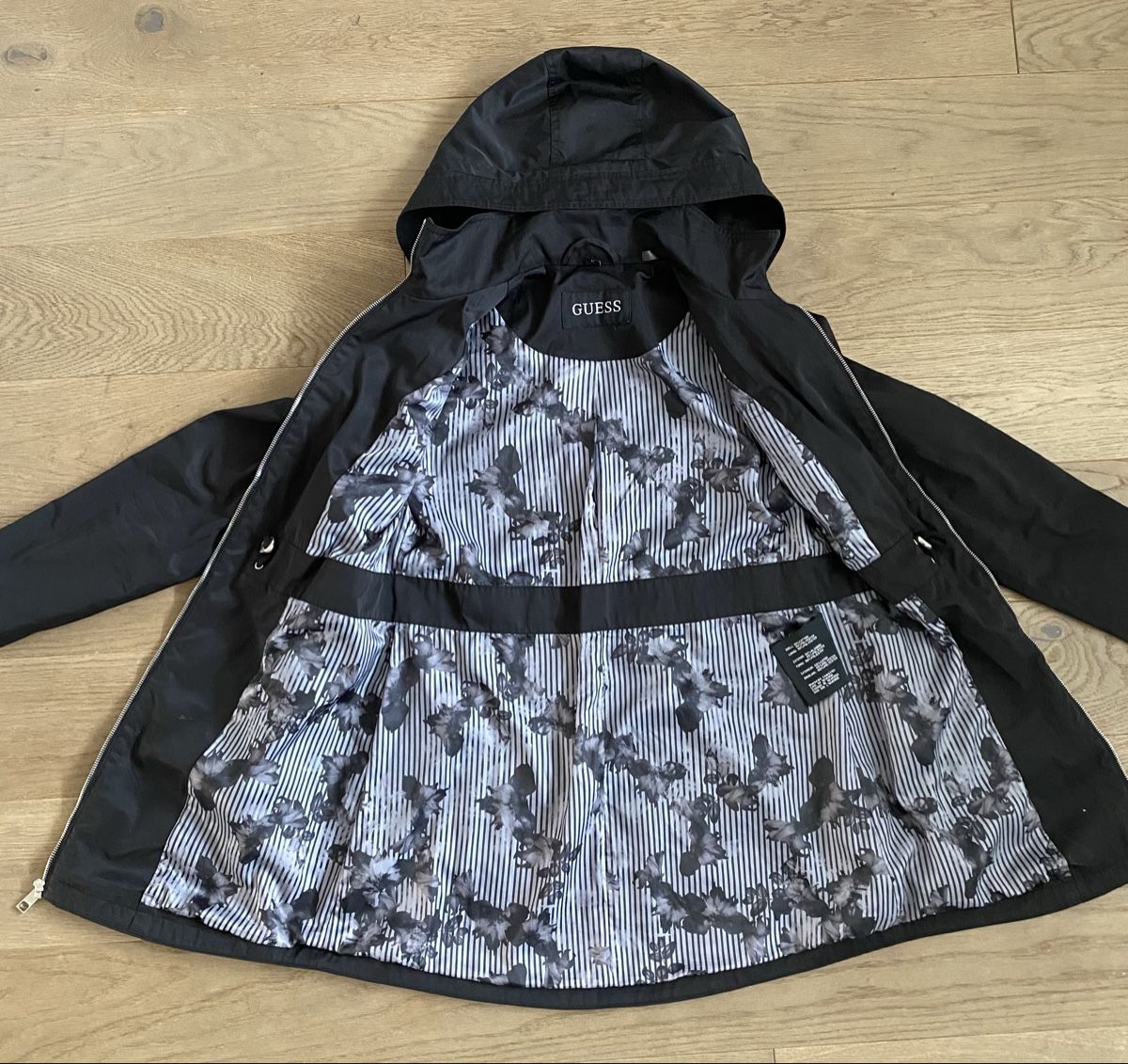Guess Cappotti: Guess Lace-up Damenmantel – Usato da Volketswil venduto da 9394 2