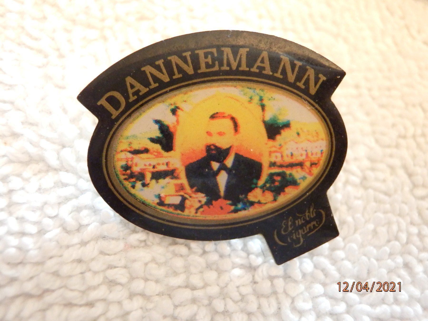 Sigari: Blechdose, Pin von Dannemann-Cigarillos – Usato da Ueberstorf venduto da dinbau 1