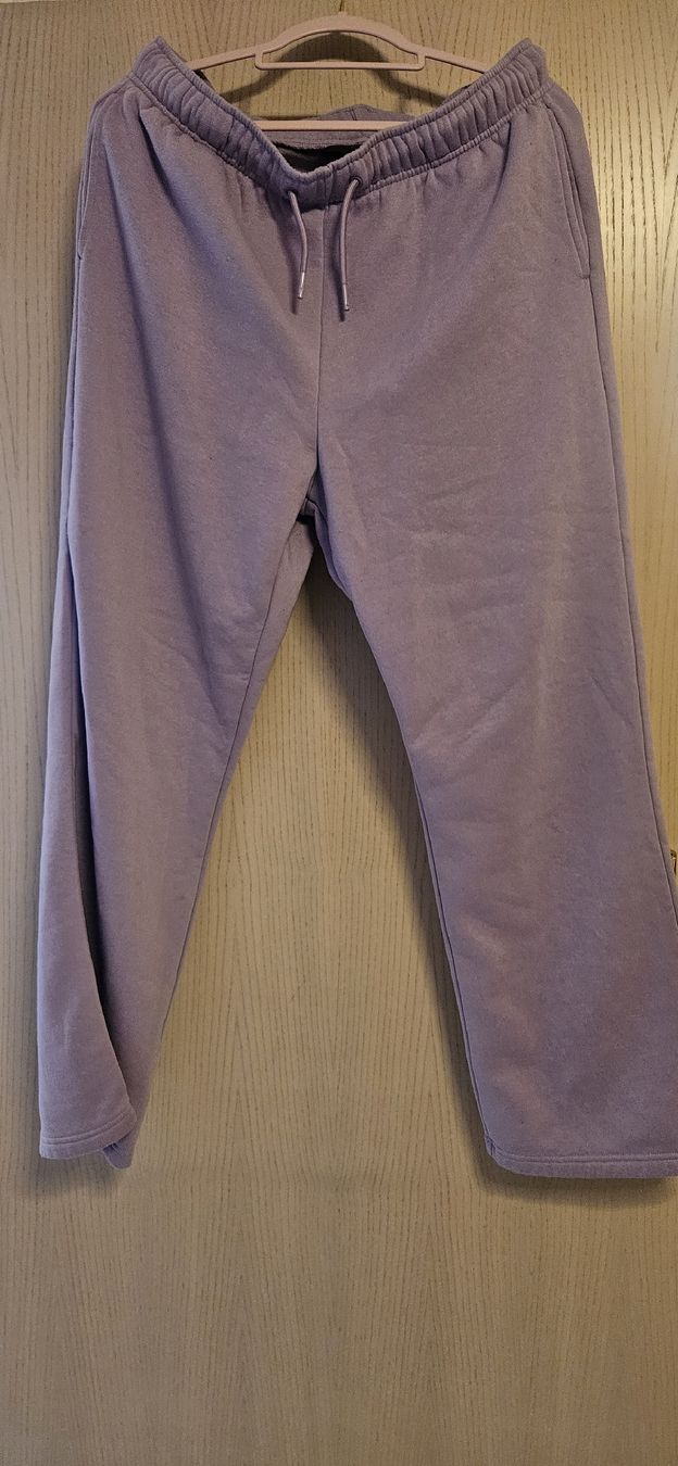 Hosen: Jogger gr L – Gebraucht aus Schlieren von Disneylover